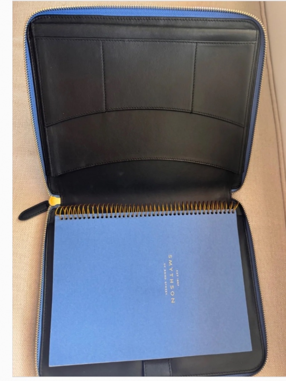 SMYTHSON Panama A5 Zip Portfolio Organizer | Nile Blue Crossgrain Leather - Picture 8 of 12